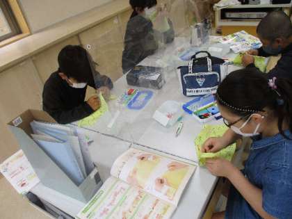 家庭科　手ぬいにトライ