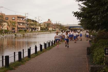 100m走の練習　新川にて