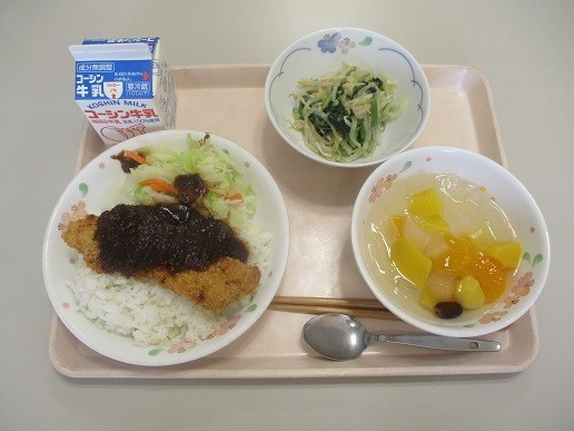 ５／１７給食１.jpg