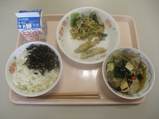 ５／２３給食１.jpg