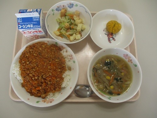 １０／３１給食１.jpg