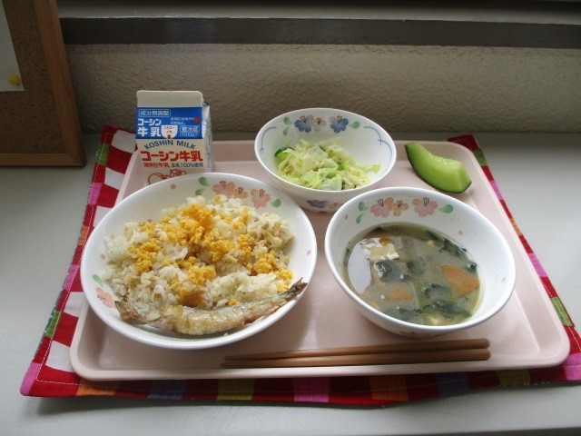 給食の写真