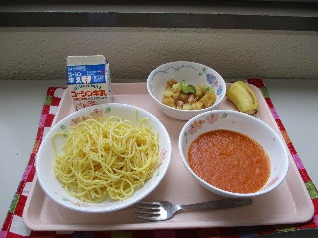 給食の写真