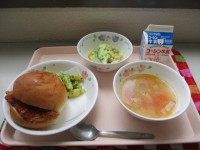 給食の写真