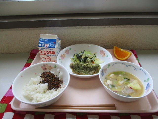 給食の写真