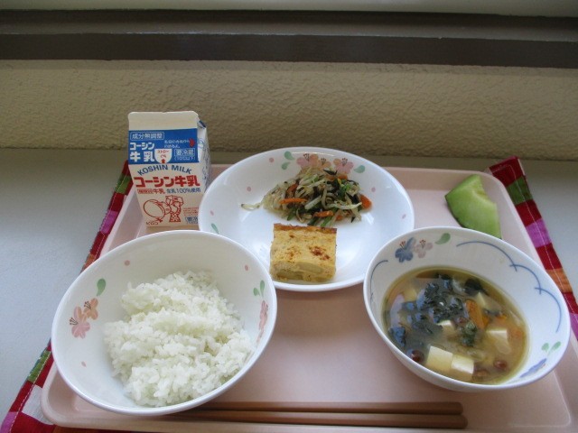給食の写真