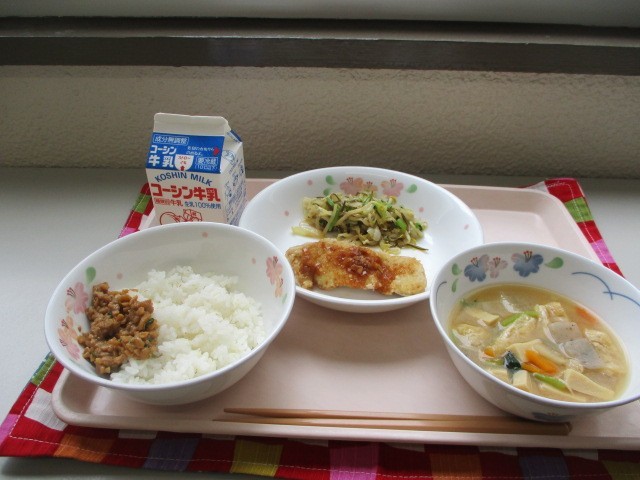 給食の写真