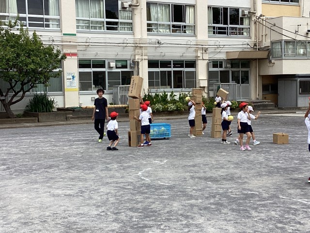 ②