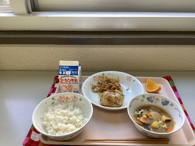 給食の写真