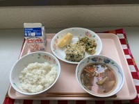 給食の写真