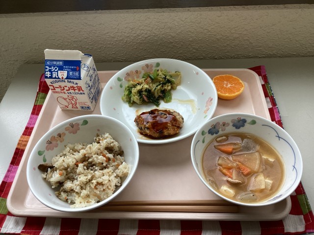 給食の写真