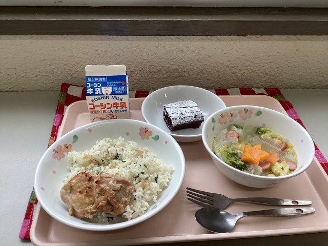 給食の給食の写真