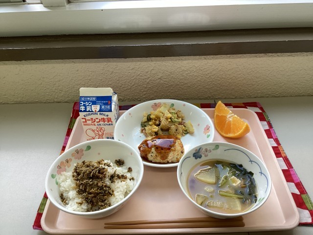 給食の写真