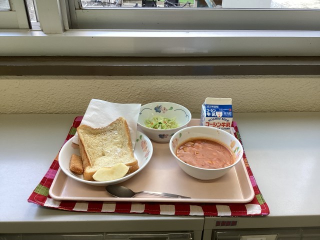 給食の写真