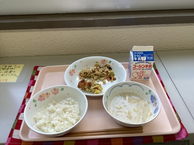 給食の写真