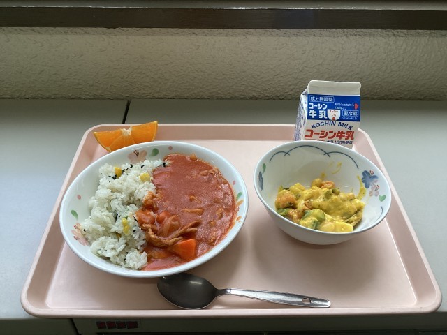給食の写真