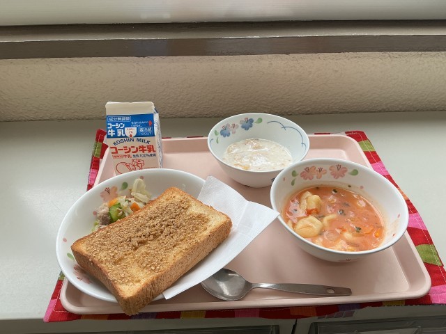 給食の写真