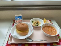 給食の写真