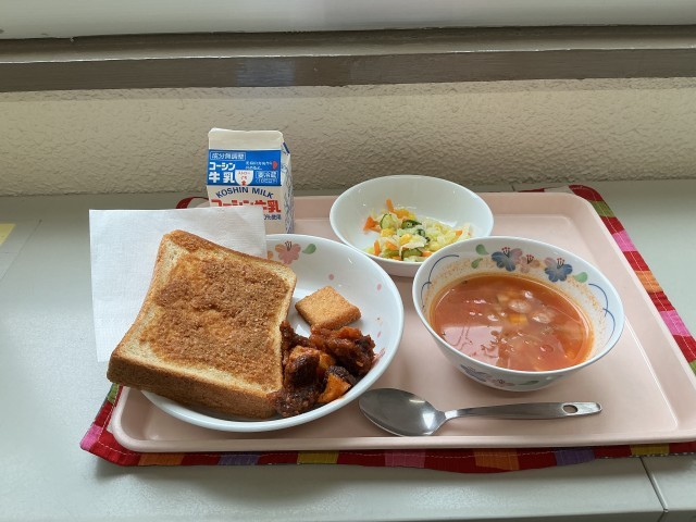 給食の写真