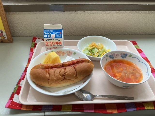 給食の写真