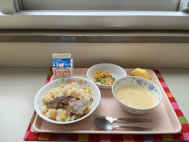 給食の写真