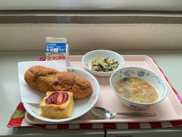 給食の写真