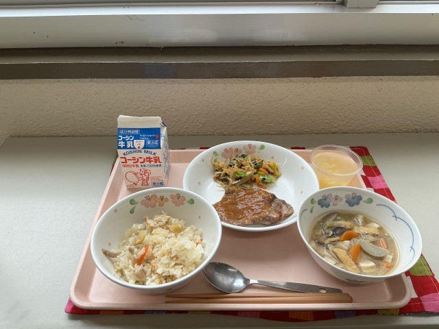 給食の写真