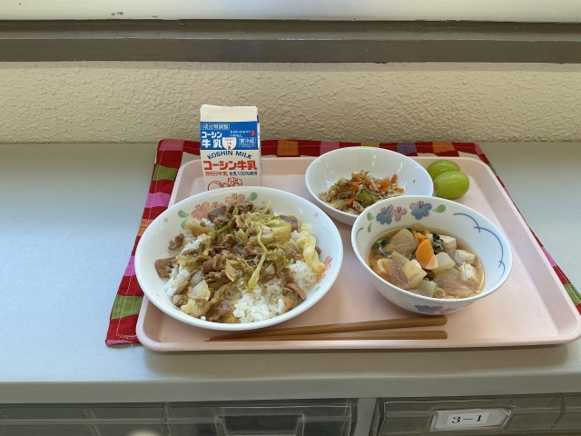 給食の写真