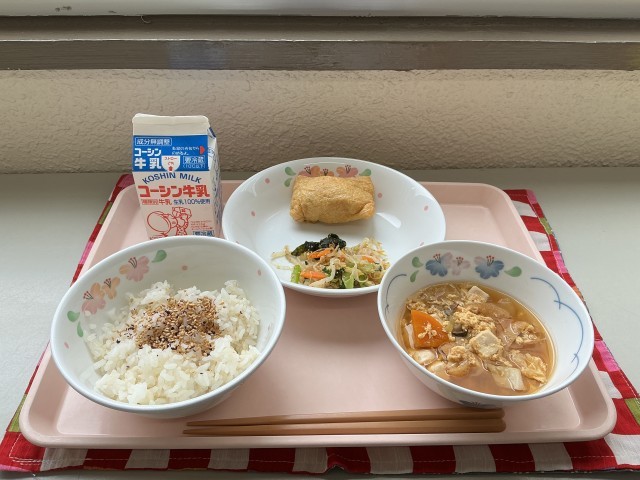 給食の写真