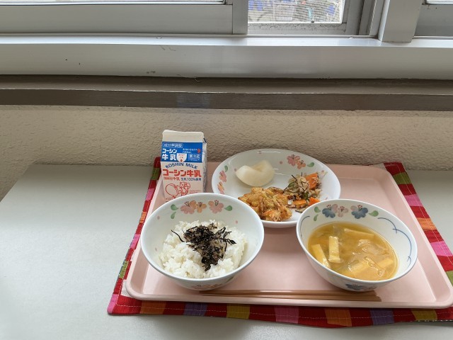 給食の写真