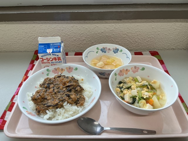 給食の写真