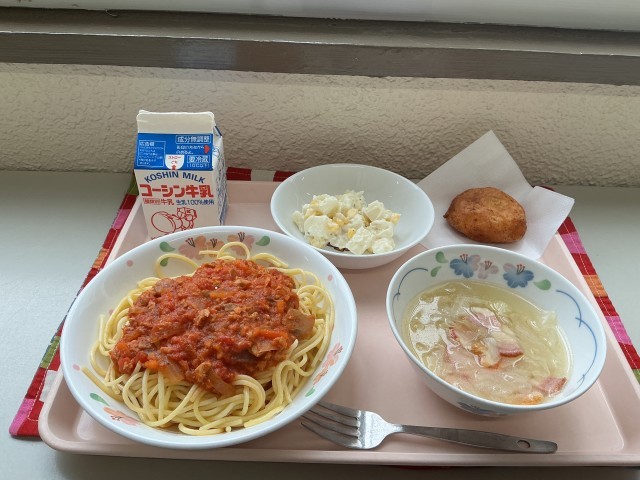 給食の写真