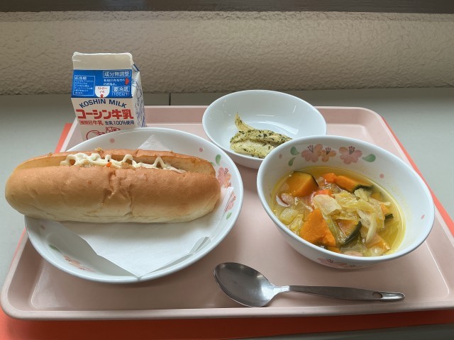 給食の写真