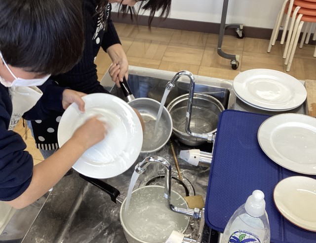 洗い物もしっかり頑張りました。