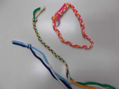 毛糸の三つ編み