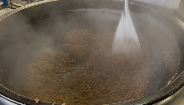 出汁をとったかつお節をふりかけにする