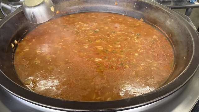 赤い食材がたっぷり入ったドラキュラスープです