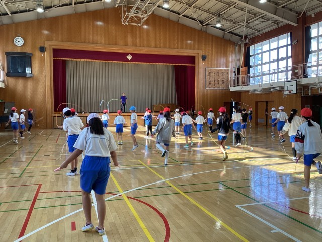 五年生　跳ぶ様子