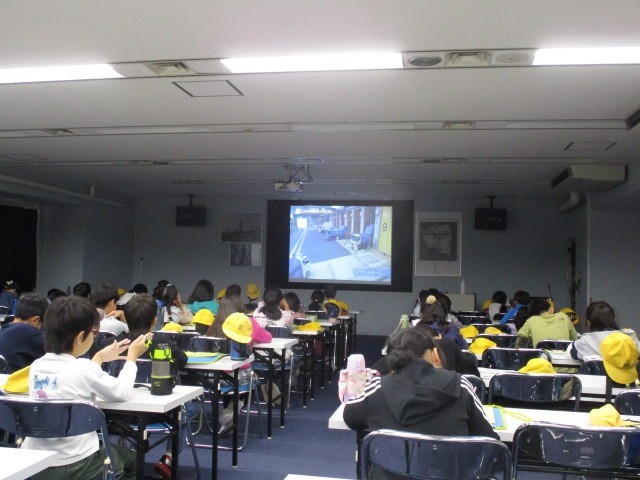 1111社会科見学4年 (7).JPG