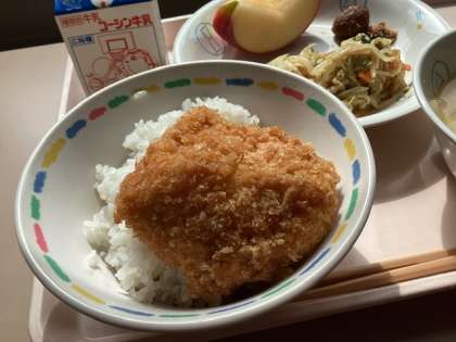 活躍を願って「タレカツ丼」