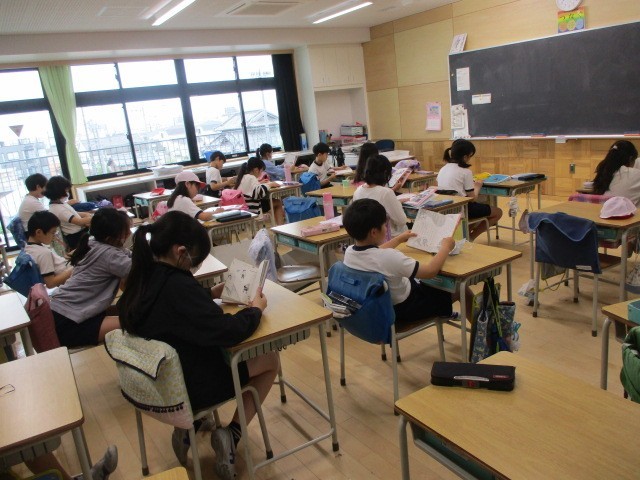 朝読書の様子