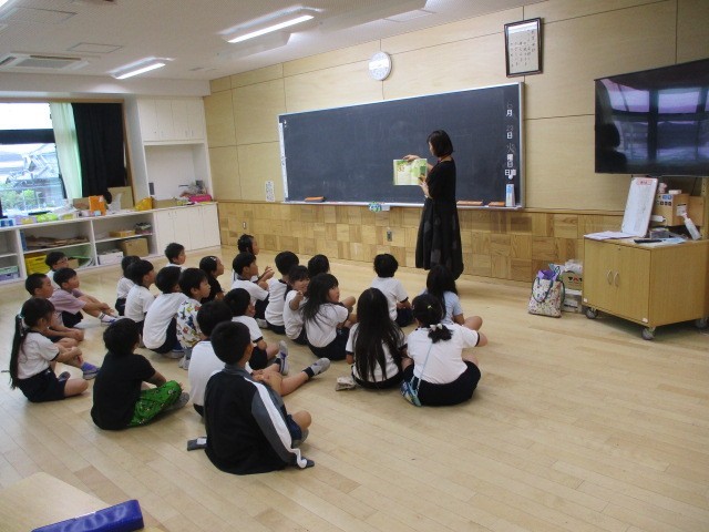 読み聞かせの様子