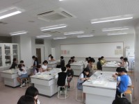 ～くずもちの食べ比べの様子～