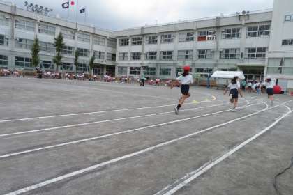 中学年短距離走