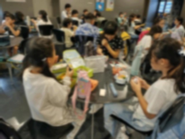 みんなでお昼を食べました。