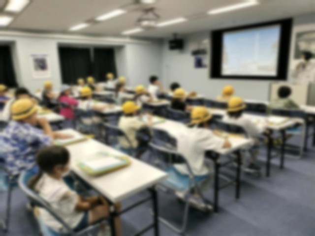 ゴミについて学びました。