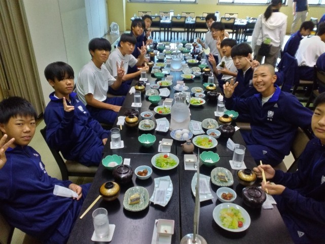 朝食