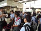 京都駅の新幹線ホームは修学旅行生で大混雑