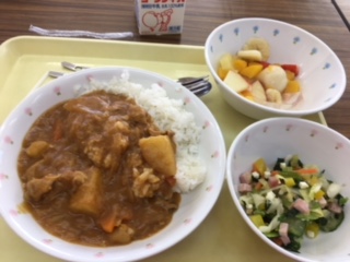 今日はカレーライス