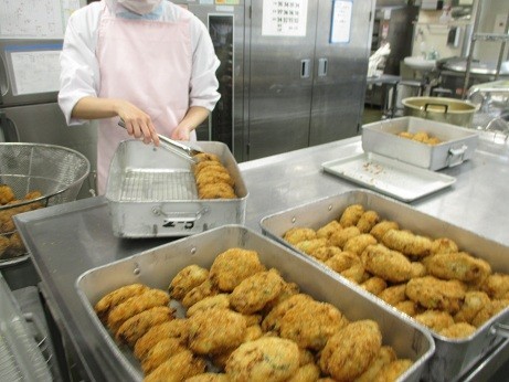 クラスごとに数えて配缶します。